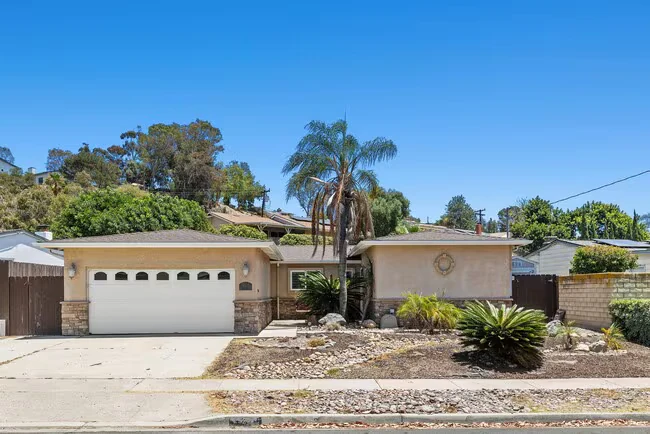 5371 Swarthmore St La Mesa, CA 91942