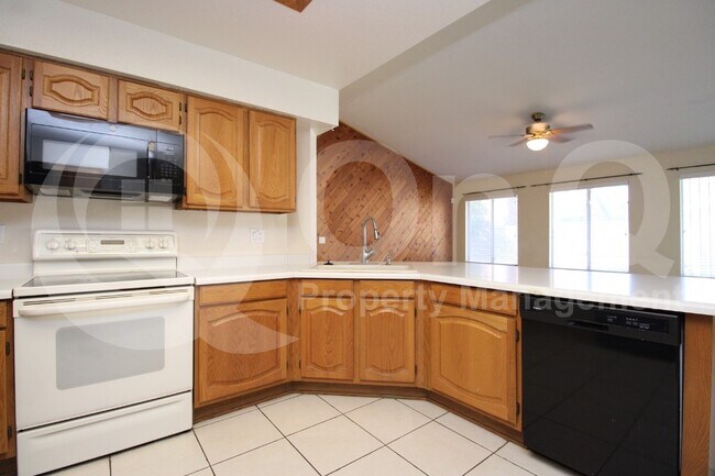 1560 W Kent Dr Chandler, AZ 85224 photo 3