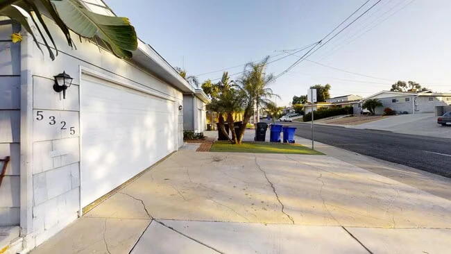 5325 E Falls View Dr San Diego, CA 92115 photo 2