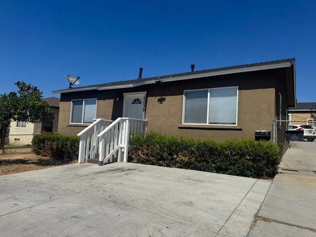 2039 E Ave National City, CA 91950
