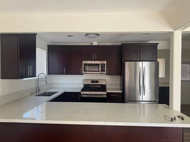 2039 E Ave National City, CA 91950 photo 3