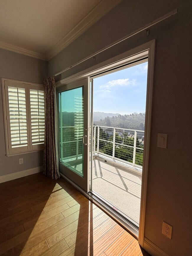 691 Pointe Pacific Dr Daly City, CA 94014 photo 5