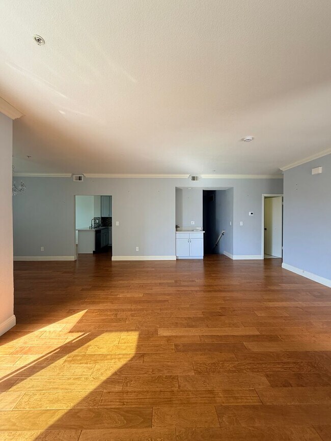 691 Pointe Pacific Dr Daly City, CA 94014 photo 4