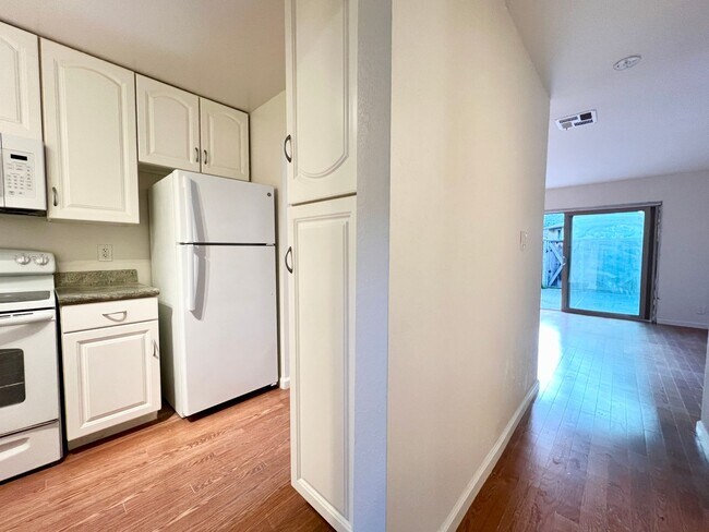 1177 Oddstad Blvd Pacifica, CA 94044 photo 2