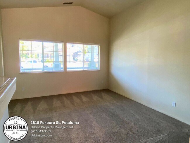 1818 Foxboro St Petaluma, CA 94954 photo 5
