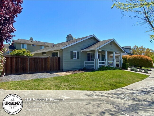1818 Foxboro St Petaluma, CA 94954 photo 2