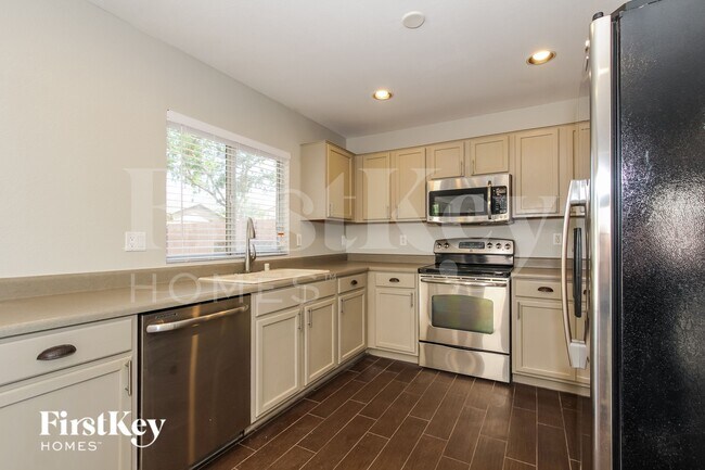 9156 W Quail Ave Peoria, AZ 85382 photo 5