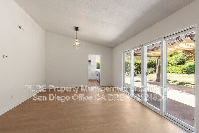 7302 Azalea Pl Carlsbad, CA 92011 photo 5