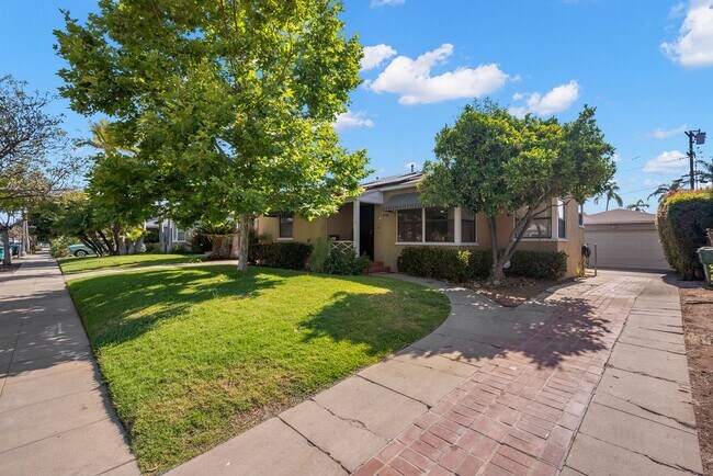 4735 Valencia Dr San Diego, CA 92115