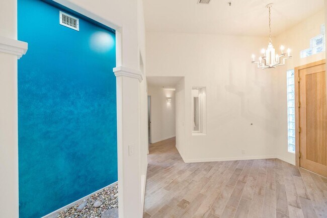 10227 E Gold Dust Ave Scottsdale, AZ 85258 photo 3