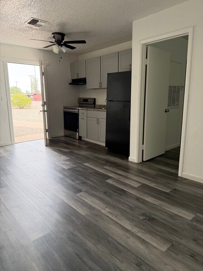 220 W 9th St Florence, AZ 85132 photo 3