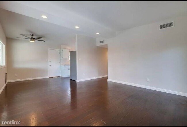 7225 Macquarie St La Mesa, CA 91942 photo 3