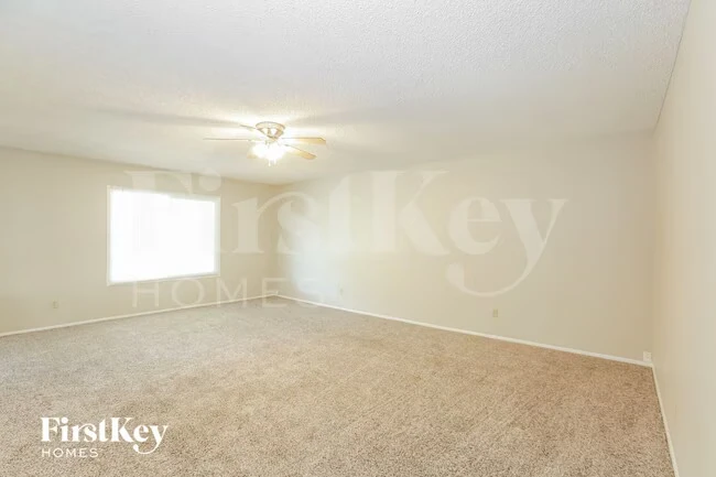 614 E Greenway Dr Tempe, AZ 85282 photo 4