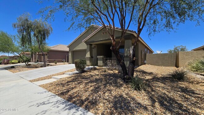 17878 W Desert Wind Dr Goodyear, AZ 85338 photo 3