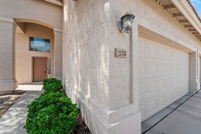 21338 N Cecil Ct photo 4