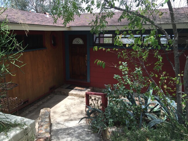 1360 Merritt Dr El Cajon, CA 92020 photo 2