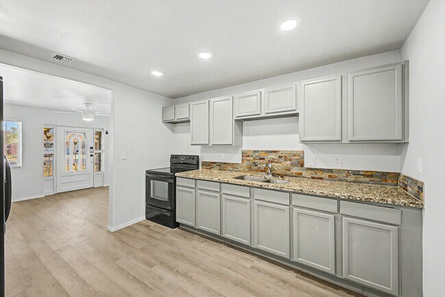 2045 E Orange St. Tempe, AZ 85281 photo 3
