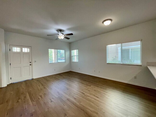 130 E Washington Ave El Cajon, CA 92020 photo 5