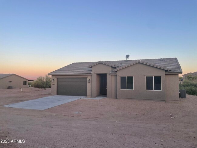 13811 E Cavalry Dr photo 4
