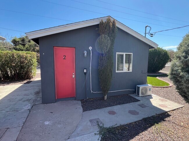 496 W Mohave St Wickenburg, AZ 85390 photo 2