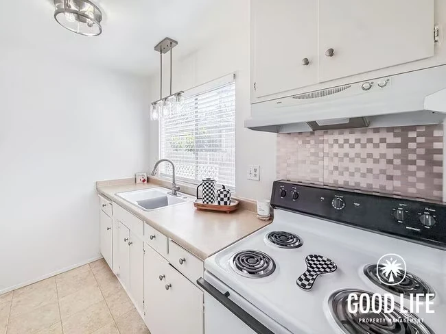 1931 Fortuna Ave San Diego, CA 92109 photo 2