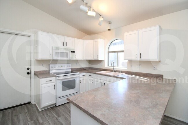 1854 E Pony Ln Gilbert, AZ 85295 photo 3