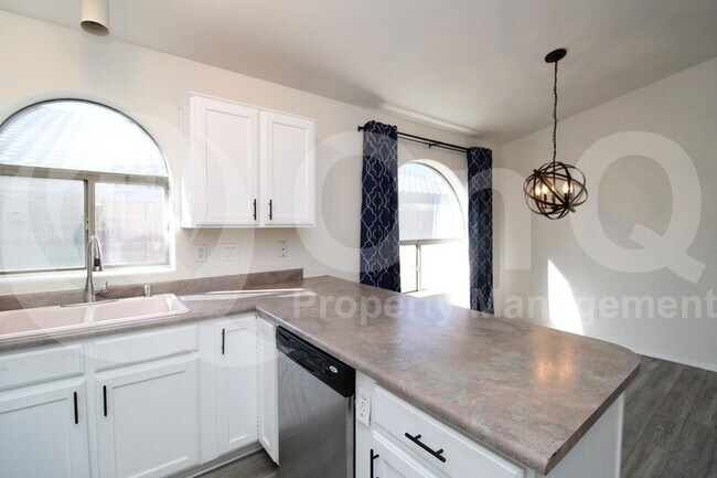 1854 E Pony Ln Gilbert, AZ 85295 photo 4