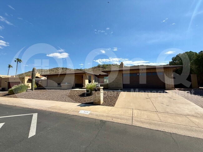 535 W Sweetwater Ave Phoenix, AZ 85029 photo 2