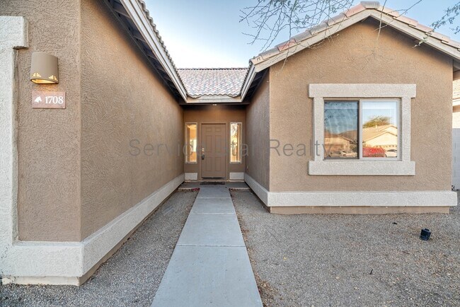 1708 S 79th Glen Phoenix, AZ 85043 photo 3