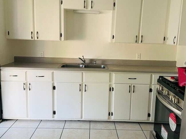 3539 E Sheridan St Phoenix, AZ 85008 photo 2