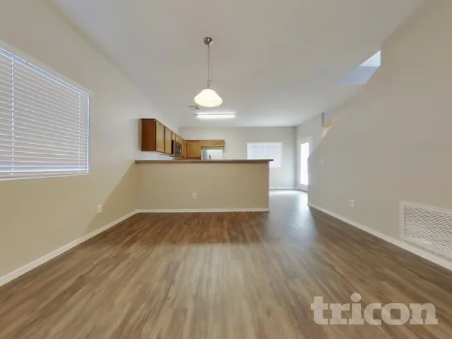 7211 S 8th Pl Phoenix, AZ 85042 photo 4