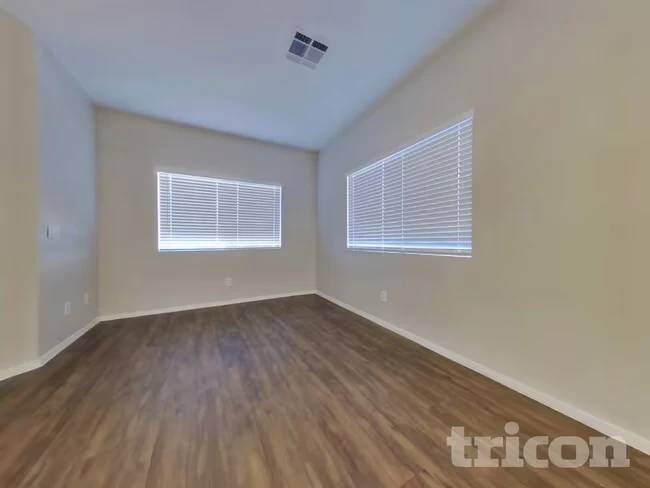 7211 S 8th Pl Phoenix, AZ 85042 photo 3