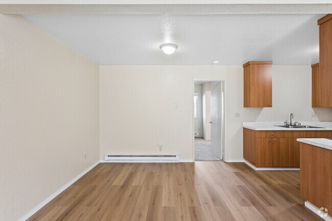 The Pines Apartments photo 4