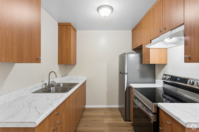 The Pines Apartments photo 5