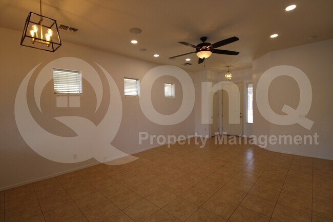 906 E Sheffield Ave Chandler, AZ 85225 photo 4