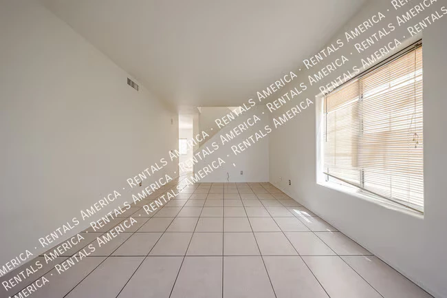 1022 W Westchester Ave Tempe, AZ 85283 photo 4