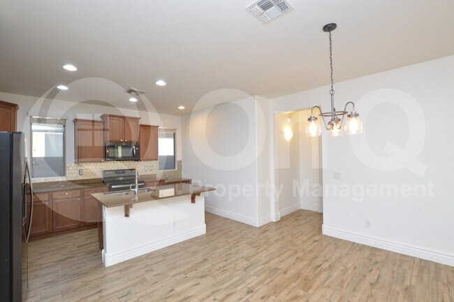 3889 S Vineyard Ave Gilbert, AZ 85297 photo 5