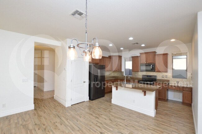 3889 S Vineyard Ave Gilbert, AZ 85297 photo 4