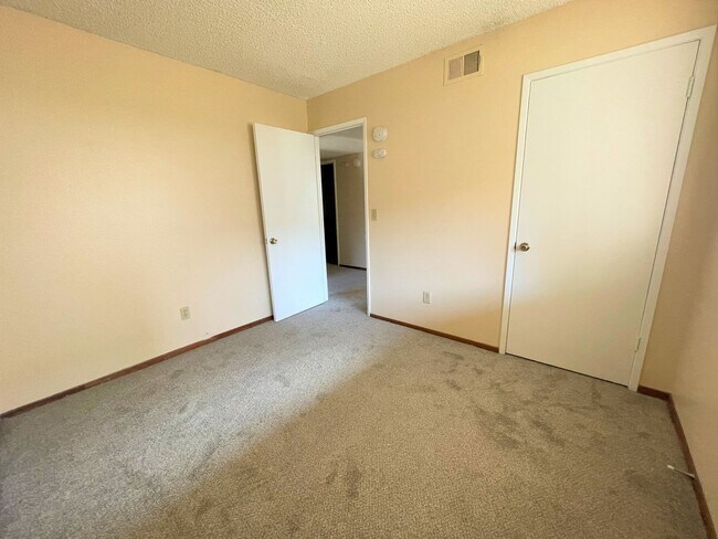 10282 Norma Gardens Dr Santee, CA 92071 photo 4