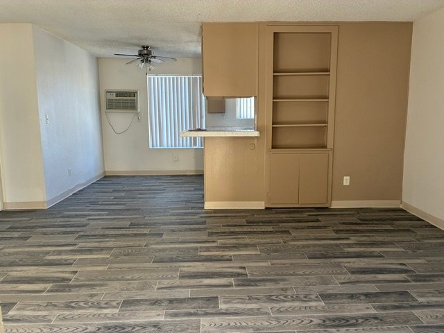 995 N Mollison Ave El Cajon, CA 92021 photo 2
