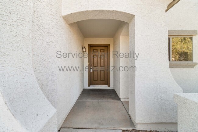 2776 S Sailors Way Gilbert, AZ 85295 photo 3