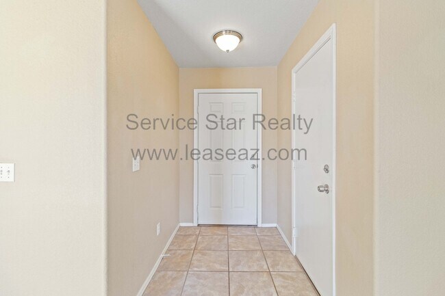 2776 S Sailors Way Gilbert, AZ 85295 photo 4