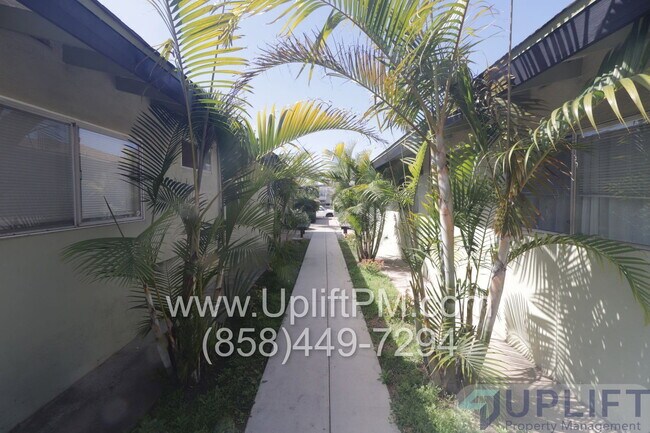 3434 Monroe St Carlsbad, CA 92008 photo 2