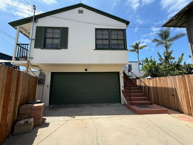 2815 Capps St San Diego, CA 92104 photo 2