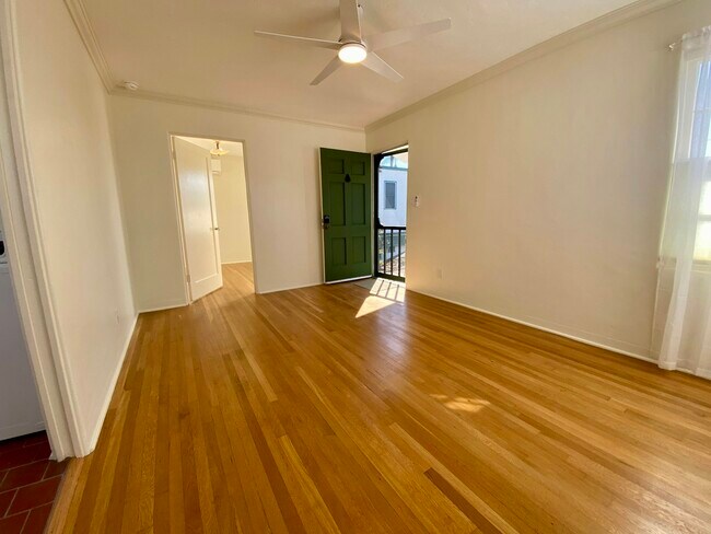 2815 Capps St San Diego, CA 92104 photo 4
