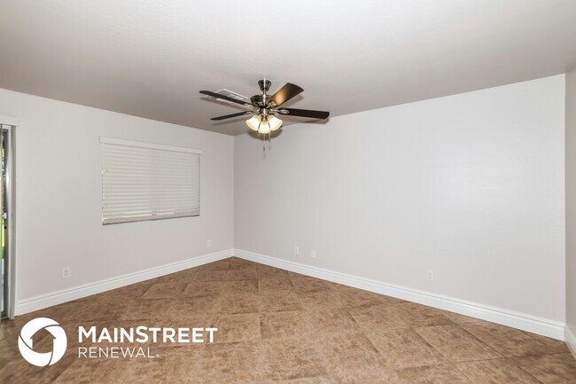11216 W College Dr Phoenix, AZ 85037 photo 5