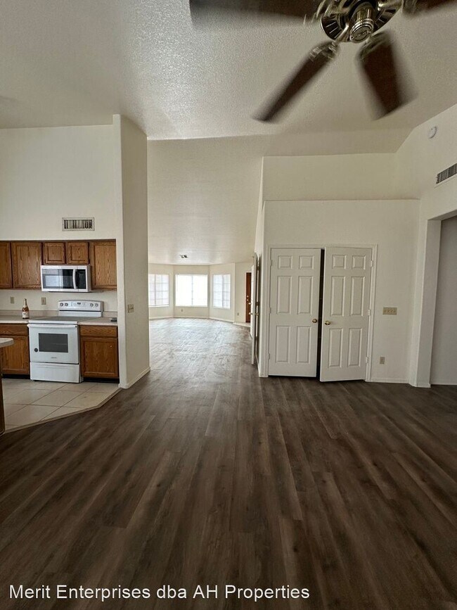 1622 E Erie St Chandler, AZ 85225 photo 3
