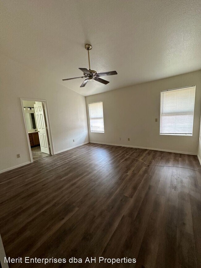 1622 E Erie St Chandler, AZ 85225 photo 4