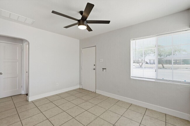 1036 N 16th St Phoenix, AZ 85006 photo 4