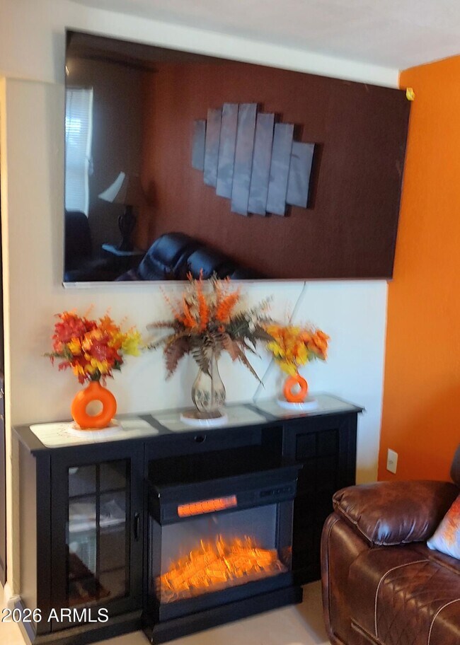 317 S Stapley Dr Mesa, AZ 85204 photo 4